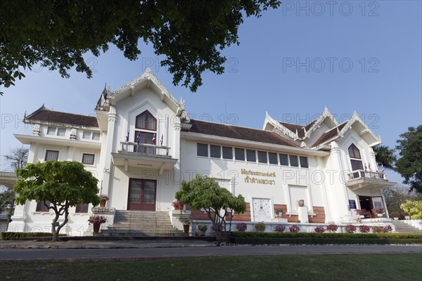 Chao Sam Phraya National Museum