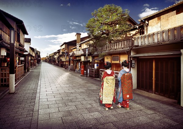 Two Maiko