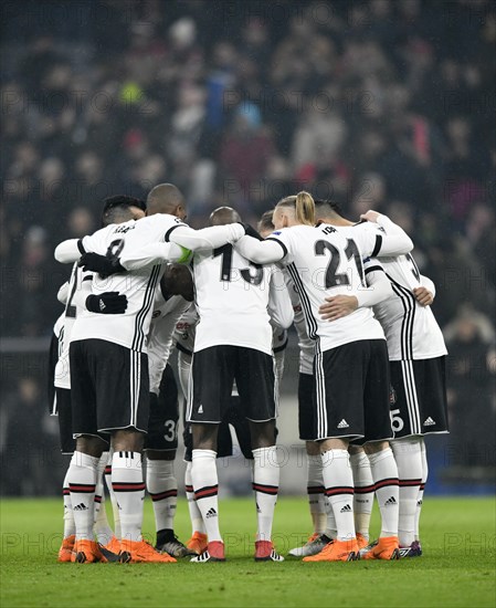 Teambuilding circuit before the start of the game Besiktas Istanbul