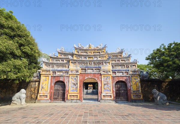 The To Mieu gate