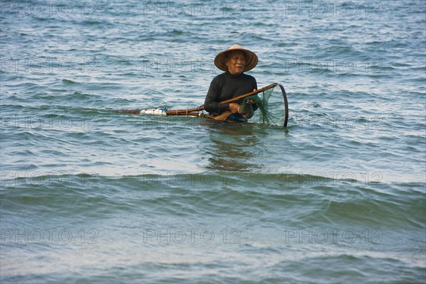 Mussel hunter