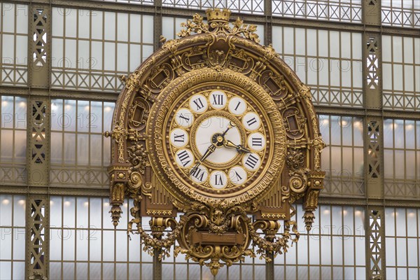 Belle Epoque Station Clock