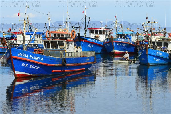 Fishing boats in the bay of Puerto del Hambre