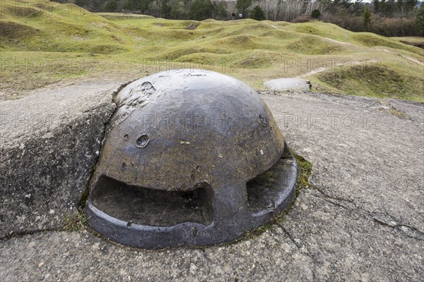 Machine gun casemate