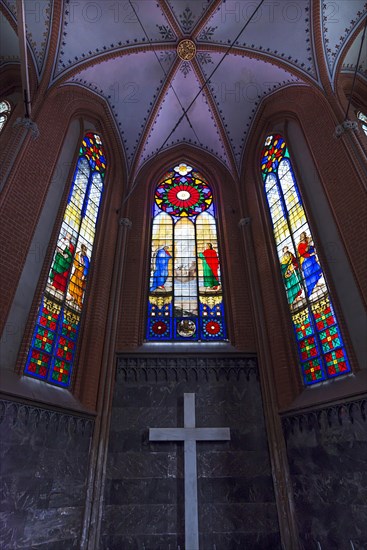 Stained glass windows of the 19th century