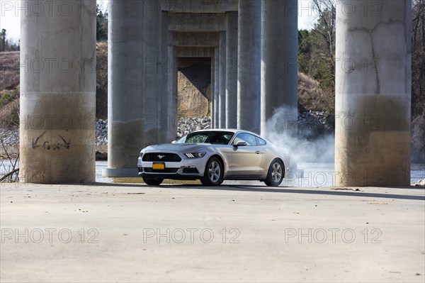 Ford Mustang 2015 model with burnout