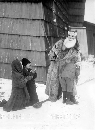 Nikolaus punishes children ca. 1930