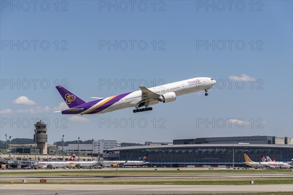 Airline Thai Airways' Boeing 777-300 launches at Zurich Airport