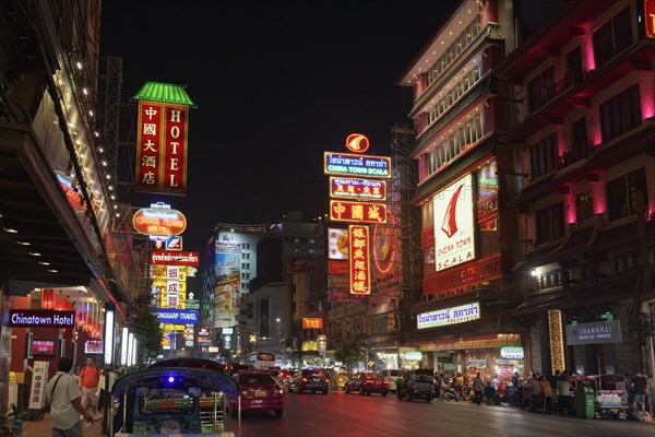 Yaowarat Road by night