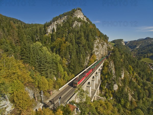Semmering Railway runs via Krauselklause viaduct