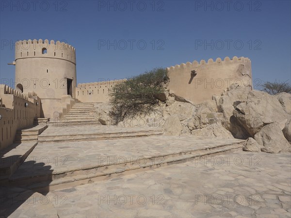 Fortress Nakhl with round tower and battlements