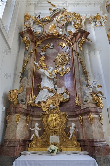 Side altar