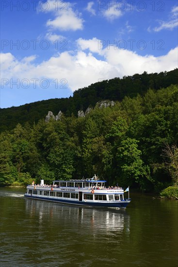 Excursion steamer 'Ludwig der Kelheimer' near Weltenburg