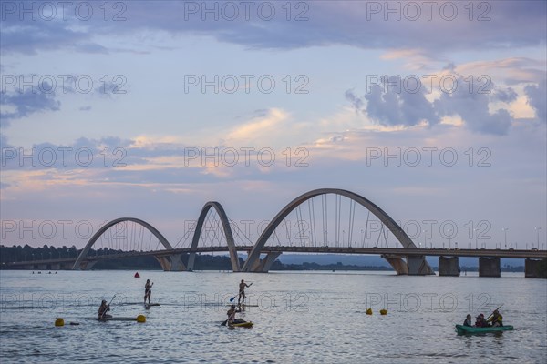 The Juscelino-Kubitschek bridge spans Lake Paranoa