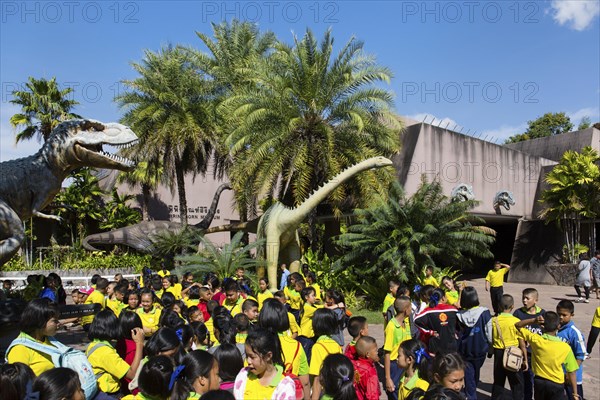 School class at Sirindhorn Dinosaur Museum