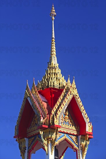 Roof decorations and pagodas of Wat Chalong