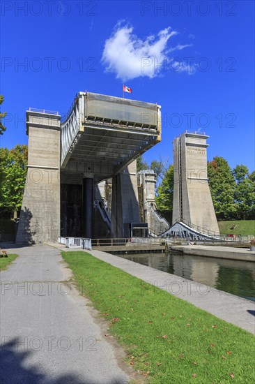 Ship lift Peterborough