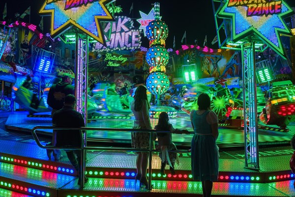 Fairground ride Breakdance