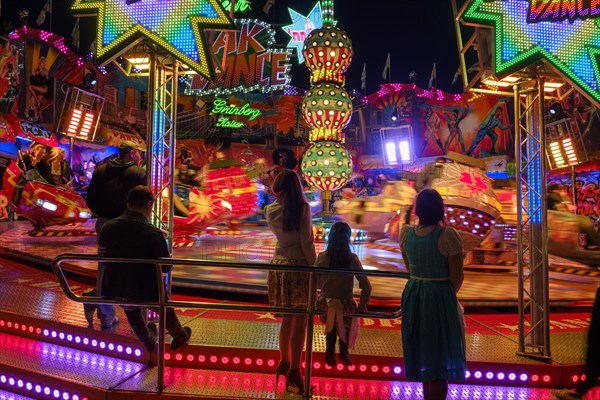 Fairground ride Breakdance