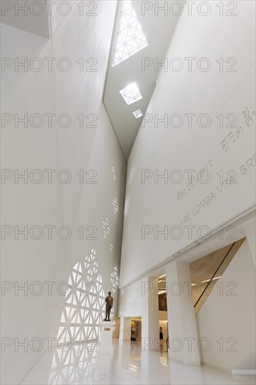 Entrance hall with statue by Professor Slipa Bhirasri