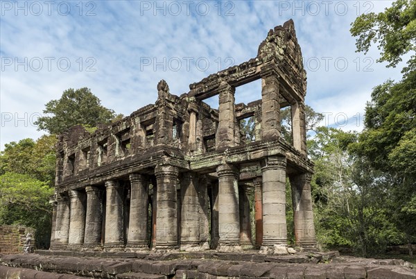Two-storied building with round columns at Preah Khan Temple
