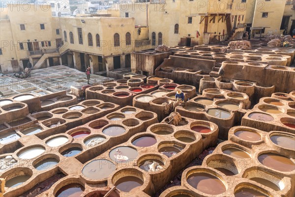 Leather dyeing tanks