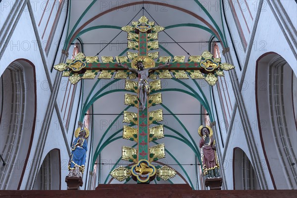 Triumphal cross with Mary and John of 1420