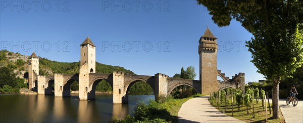 Valentre bridge on Santiago de Compostela pilgrimage road