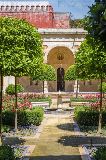 Inner courtyard with garden and fountain