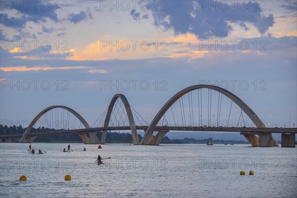 The Juscelino-Kubitschek bridge spans Lake Paranoa