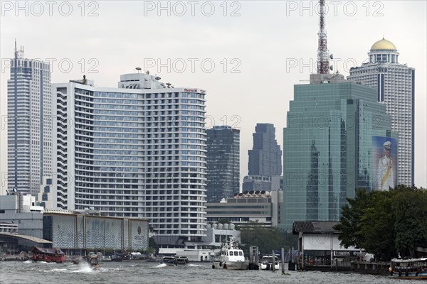 Skyline on the Mae Nam Chao Phraya River