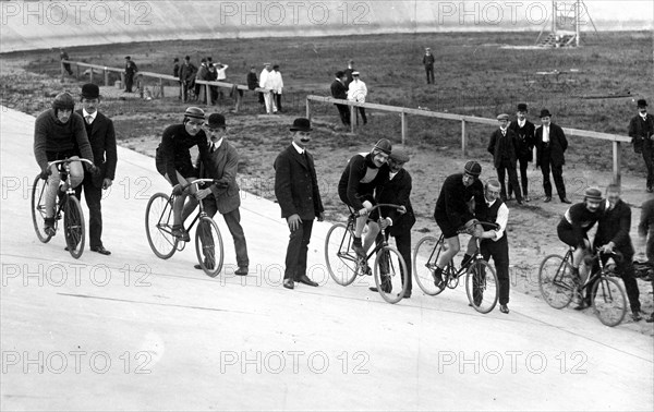 Cycling race