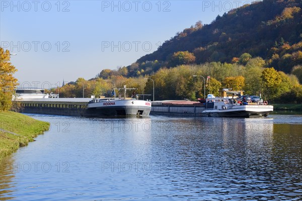 Cargo ships at the lock Kelheim