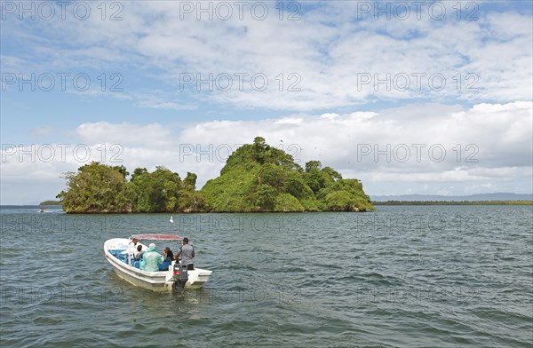 Cayo or rock island