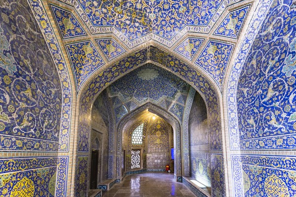 Inside Masjed-e Sheikh Lotfollah or Sheikh Lotfollah Mosque