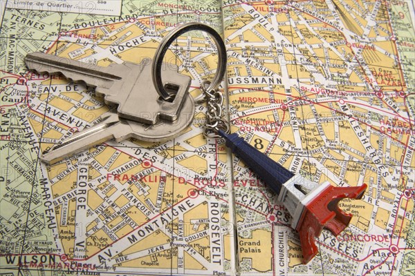 City map of Paris with Keys