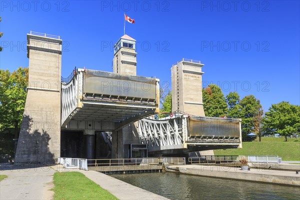 Ship lift Peterborough