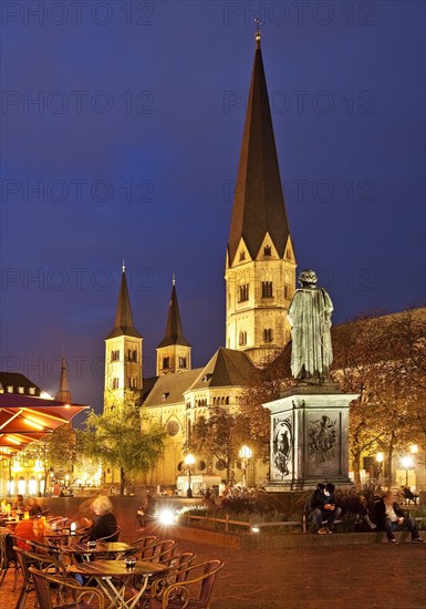 Munsterplatz with outdoor gastronomy