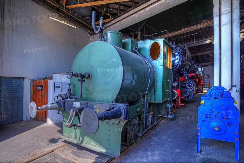 Steam Line Storage Steam storage locomotive from 1913 in the roundhouse - Photo12 ...