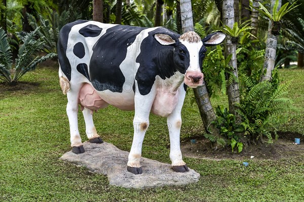 Cow figure