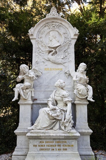 Honorary Tomb of Robert Schumann and Clara Schumann
