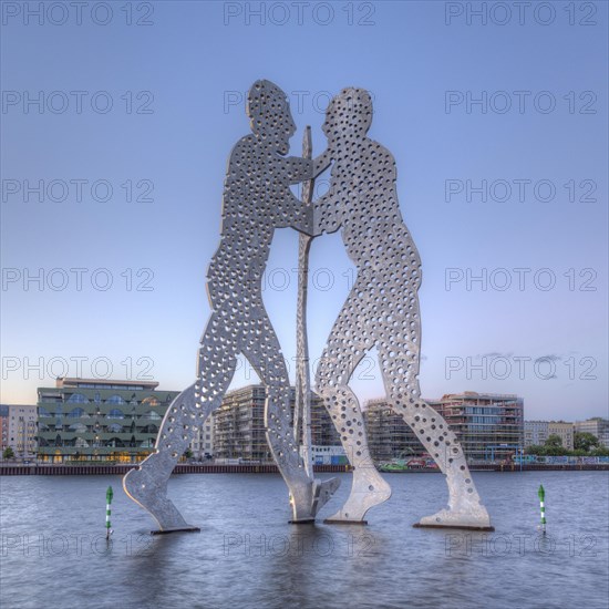 Sculpture Molecule Man by the artist Jonathan Borofsky