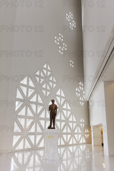 Entrance hall with statue by Professor Slipa Bhirasri