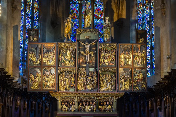 Carved high altar by Hans Bongart