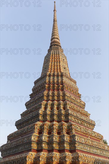 Big Chedi of the Phra-Maha-Chedi-Si-Ratchakan-Group
