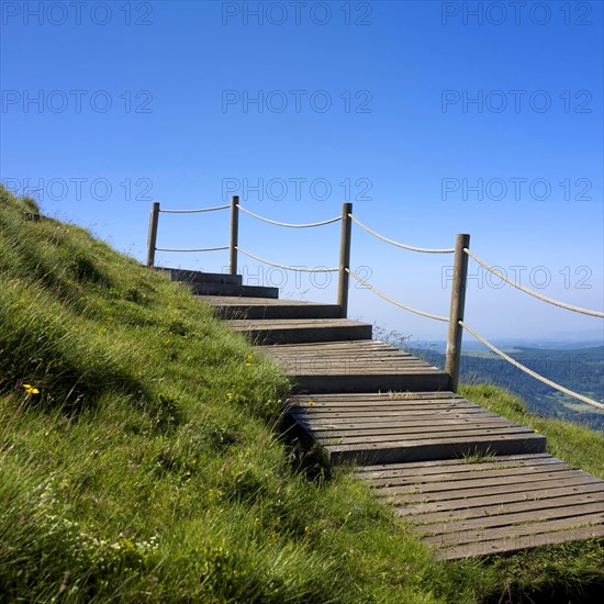 Mountain pedestrian walkway