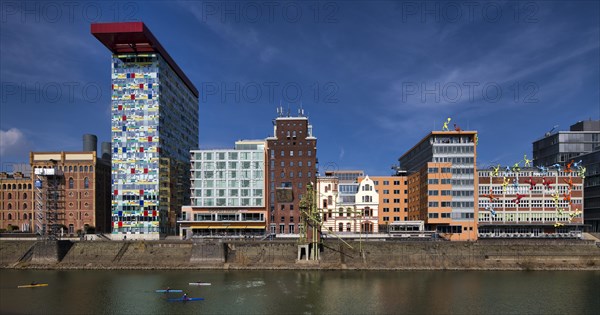 Skyline small transporter with Colorium Building with Innside Hotel