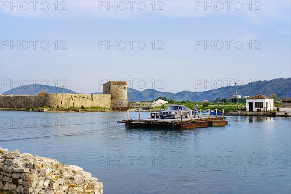 Car ferry via Vivar Canal