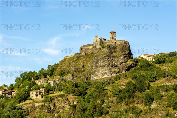 Saint Ilpize castle and chapel