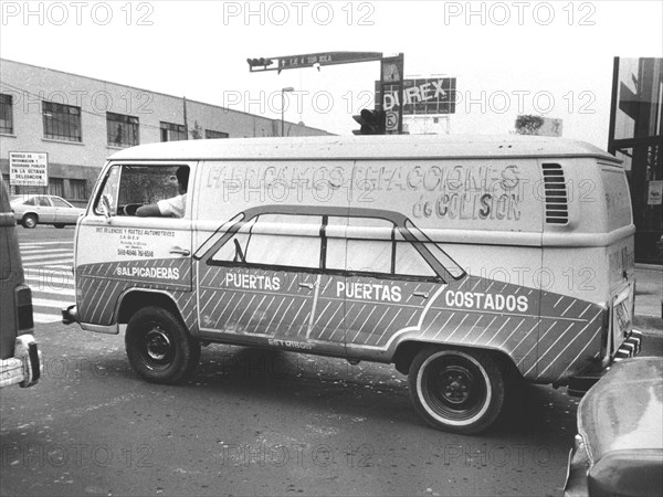 Car painted on a Volkswagen Bus